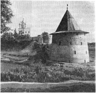 Псков. Собор и кремлевская стена до реставрации