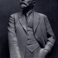 Н.А. Андреев. Ленин — вождь. Мрамор. 1931 — 1932 гг. Москва, Третьяковская галерея