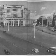 Москва. Манежная площадь. Реконструирована в 1935—1938 годах