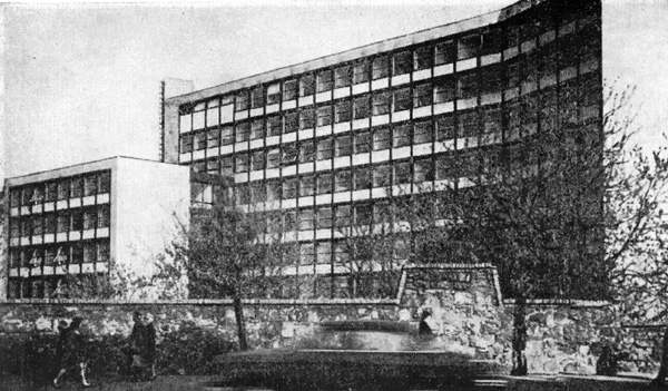 Будапешт. Проектный институт горной промышленности. Архит. И. Зилахи. 1965 г.