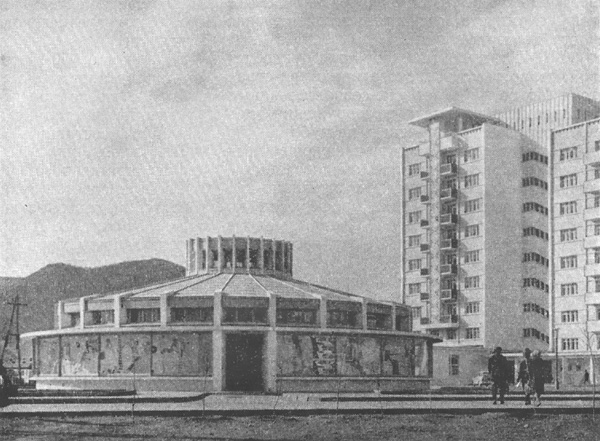 Улан-Батор. Универмаг в 19-м микрорайоне. 1966 г. Общий вид