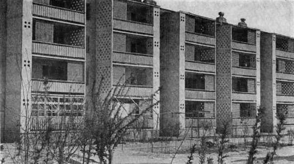 Ашхабад. Крупнопанельный жилой дом на проспекте Свободы. Архит. Б. Шпак. 1965 г.