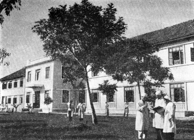 Ханой. Здание больницы. 1963 г. Общий вид