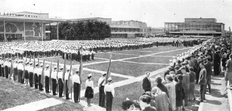 Торжественный парад в день открытия Дворца пионеров. Москва 1 июня 1962 г.