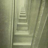 Дом СНК СССР в Москве. Лестница 12-этажной части здания